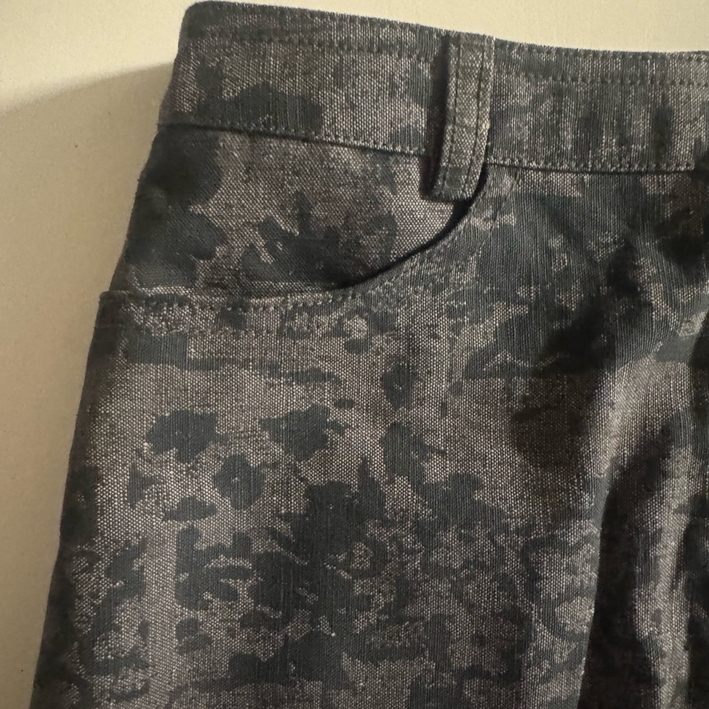 Banana Republic Black Floral jean Skirt - Picture 5 of 8
